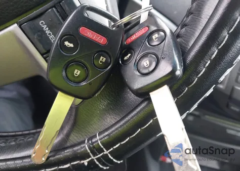 2010 Honda Accord 3.5 Ex-L из США, поврежденный, VIN 1HGCP3F8XAA023760